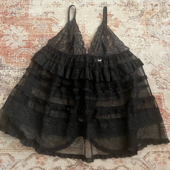 Victoria’s Secret lace lingerie - Picture 2 of 7